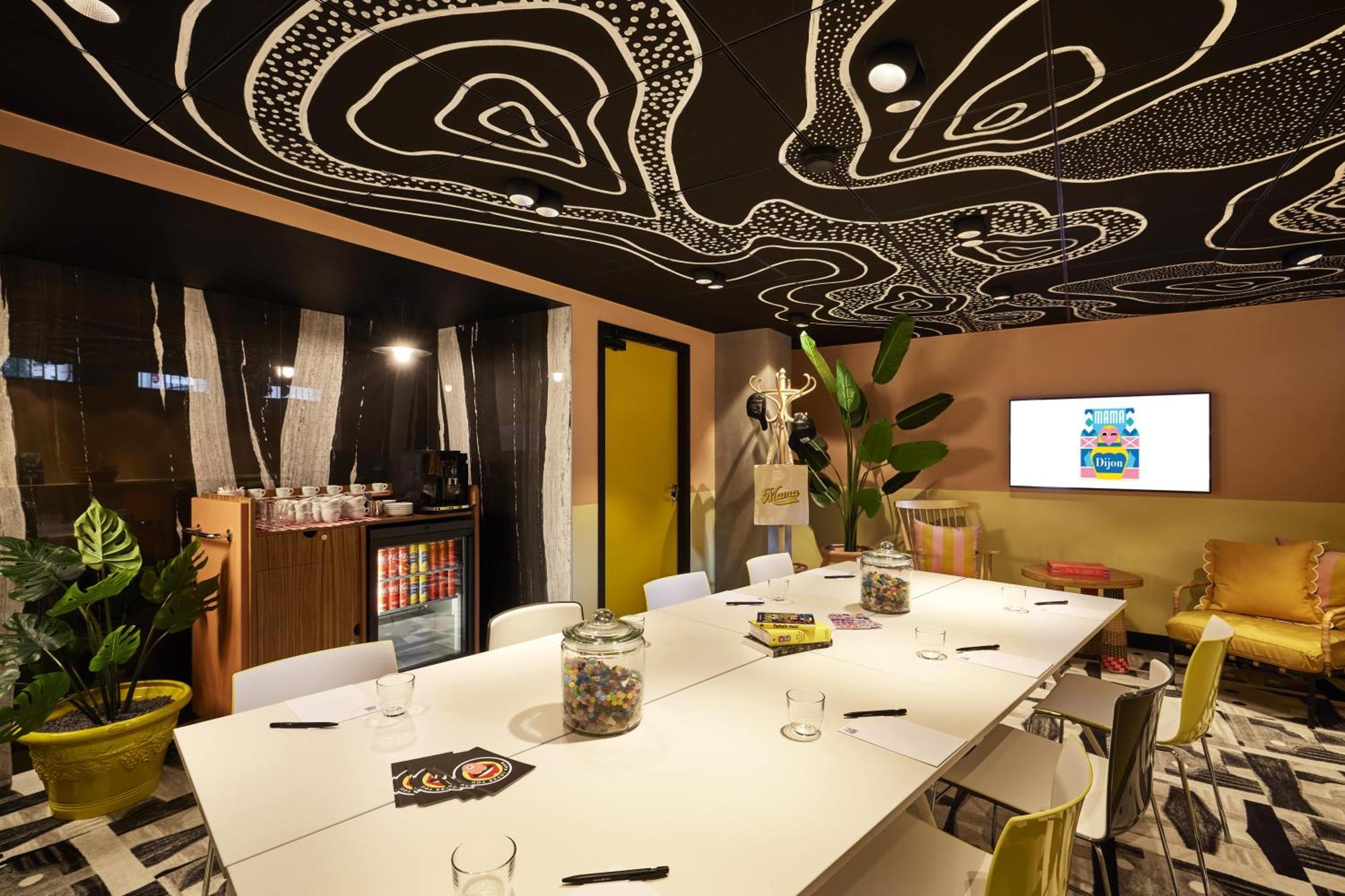 Mama Shelter Hotel 4*